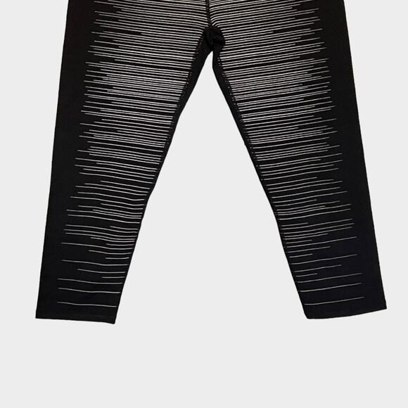 FABLETICS Ingrid Capri II Black Reflective NWOT - Picture 6 of 12